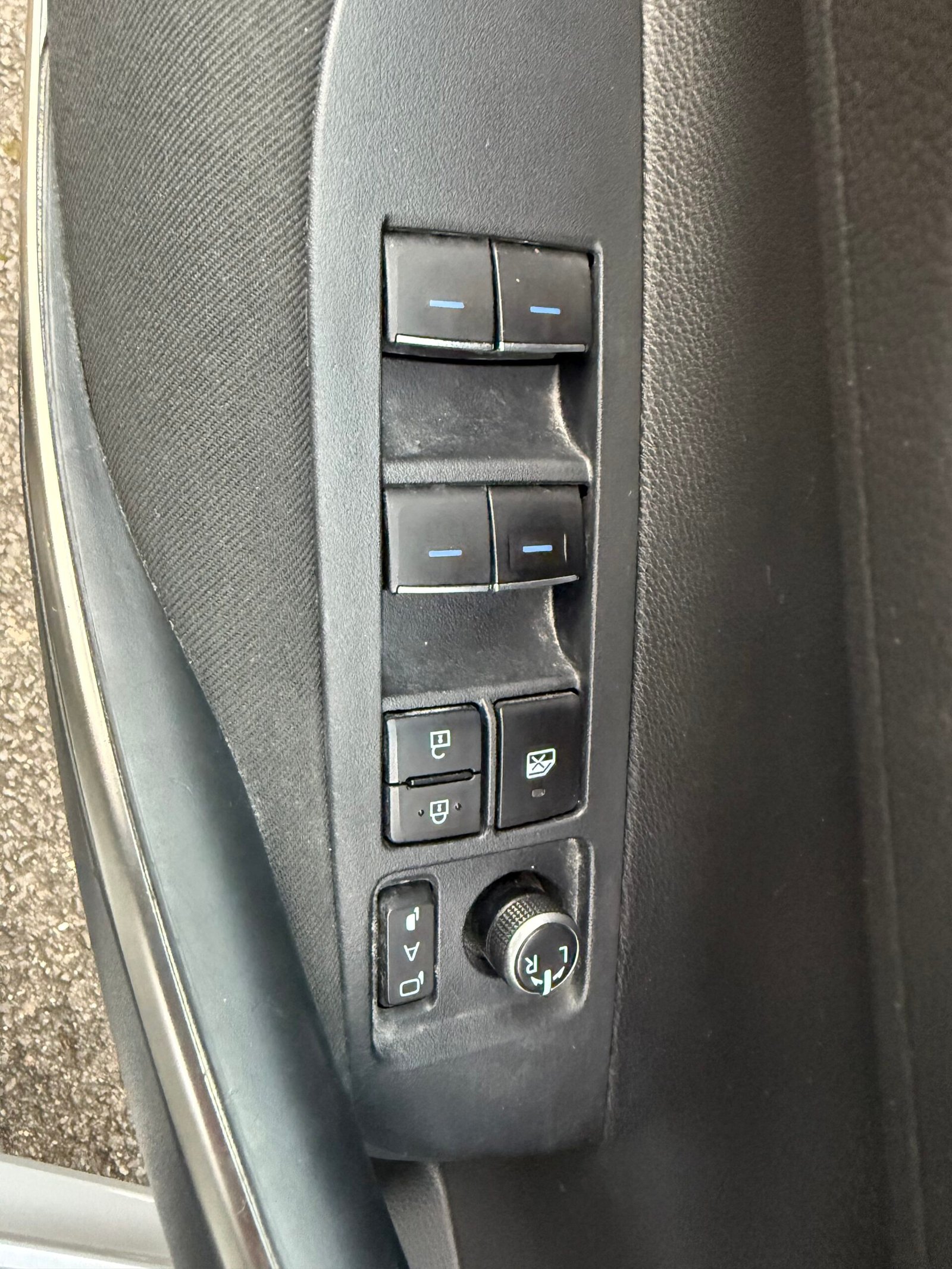 TOYOTA Corolla Dynamic Business (210) (UKP) HB 1.8 VVT-i 16V GPS 122 HSD CVT 98 cv Boîte auto