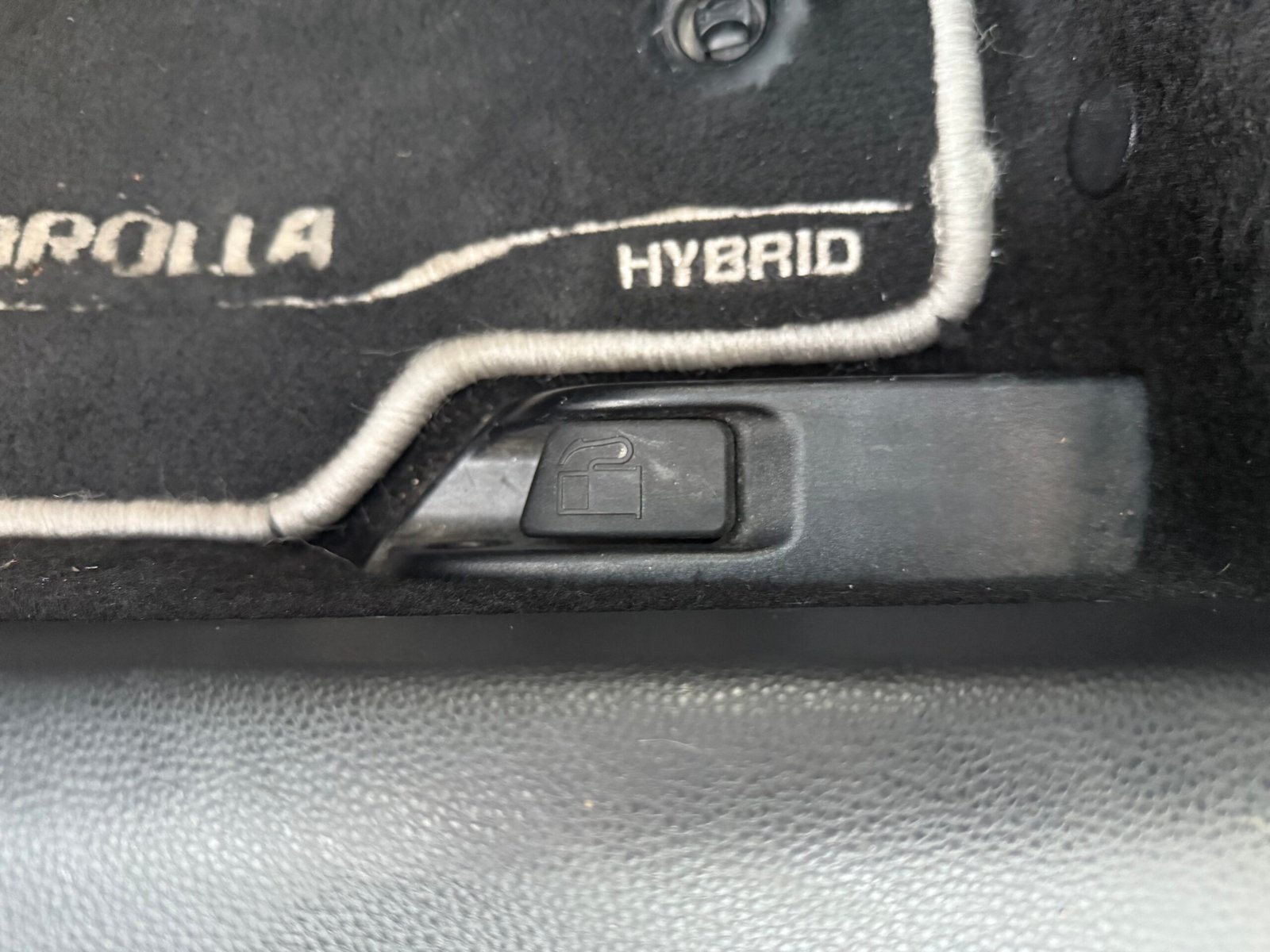 TOYOTA Corolla Dynamic Business (210) (UKP) HB 1.8 VVT-i 16V GPS 122 HSD CVT 98 cv Boîte auto