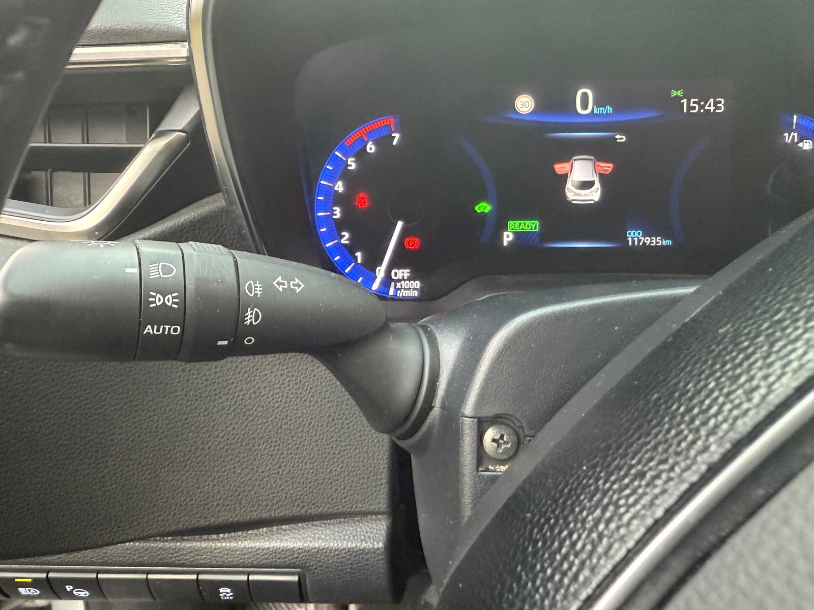 TOYOTA Corolla Dynamic Business (210) (UKP) HB 1.8 VVT-i 16V GPS 122 HSD CVT 98 cv Boîte auto