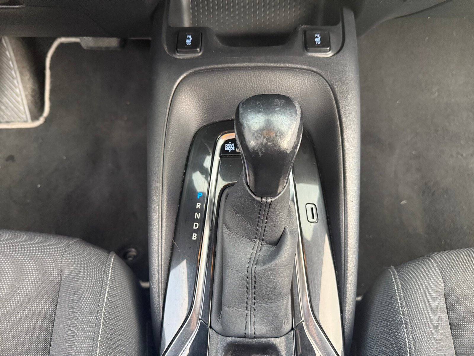 TOYOTA Corolla Dynamic Business (210) (UKP) HB 1.8 VVT-i 16V GPS 122 HSD CVT 98 cv Boîte auto