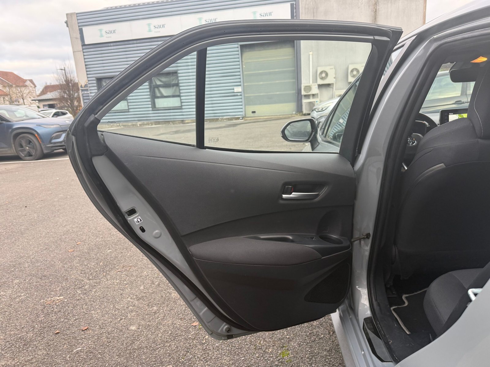 TOYOTA Corolla Dynamic Business (210) (UKP) HB 1.8 VVT-i 16V GPS 122 HSD CVT 98 cv Boîte auto