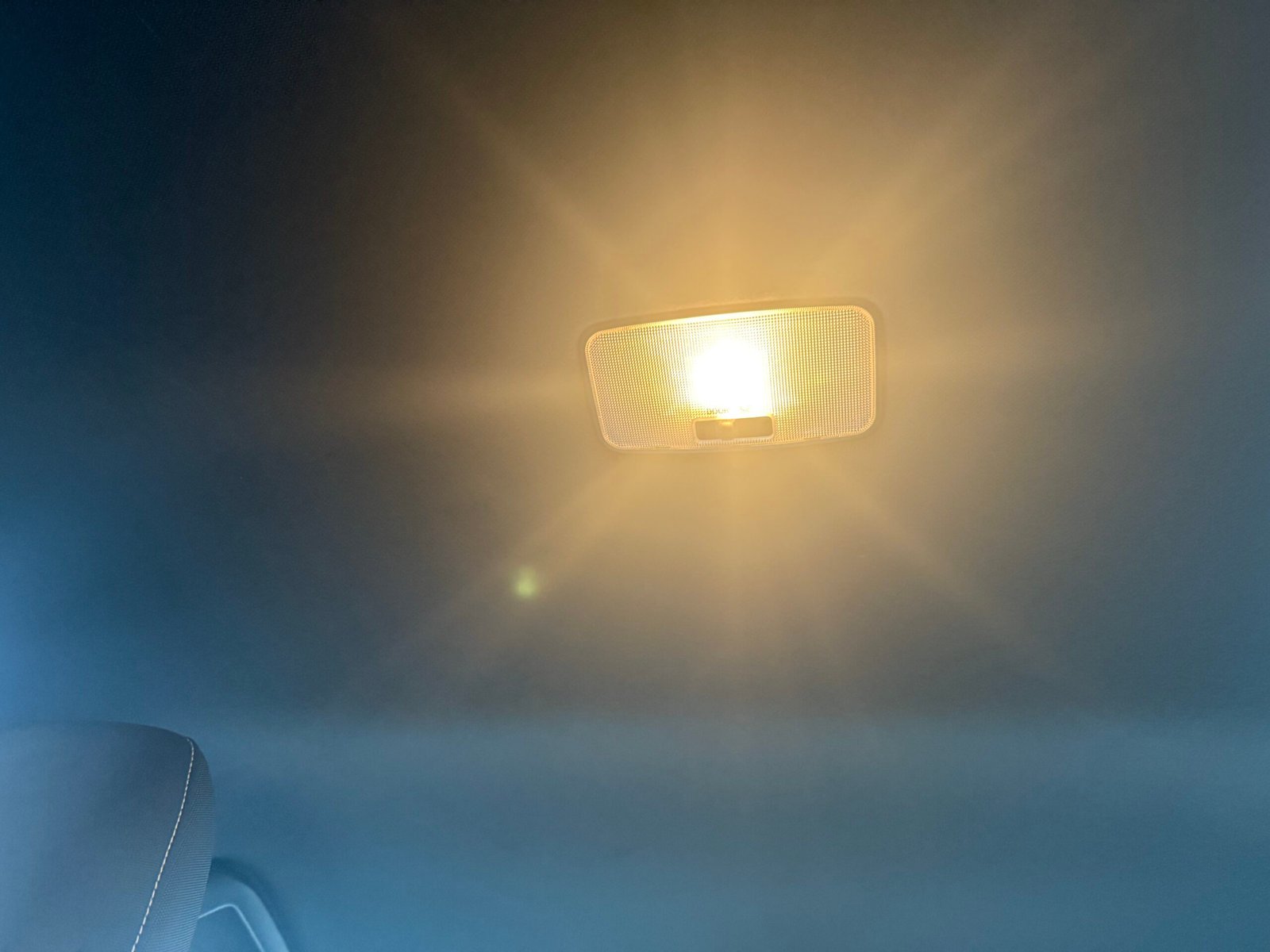 TOYOTA Corolla Dynamic Business (210) (UKP) HB 1.8 VVT-i 16V GPS 122 HSD CVT 98 cv Boîte auto