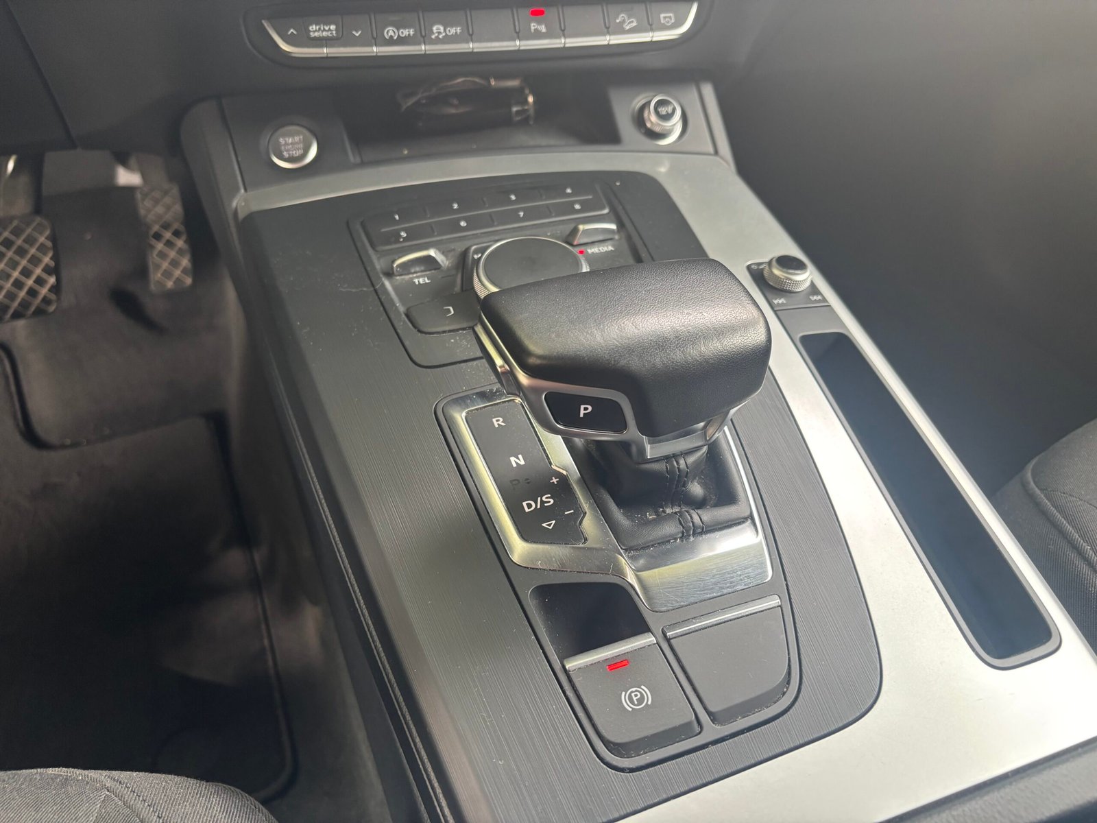 AUDI Q5 II 2.0 TFSi 16V GPF Quattro S-Tronic7 252Ch ” Design Luxe”