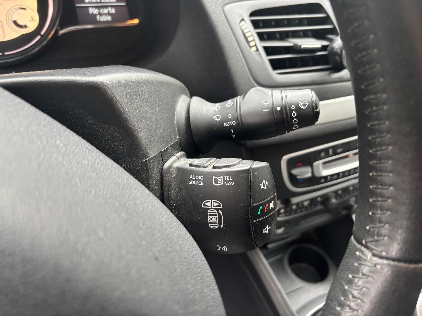 RENAULT Mégane III Hatchback 1.4 TCe 16V 130 cv