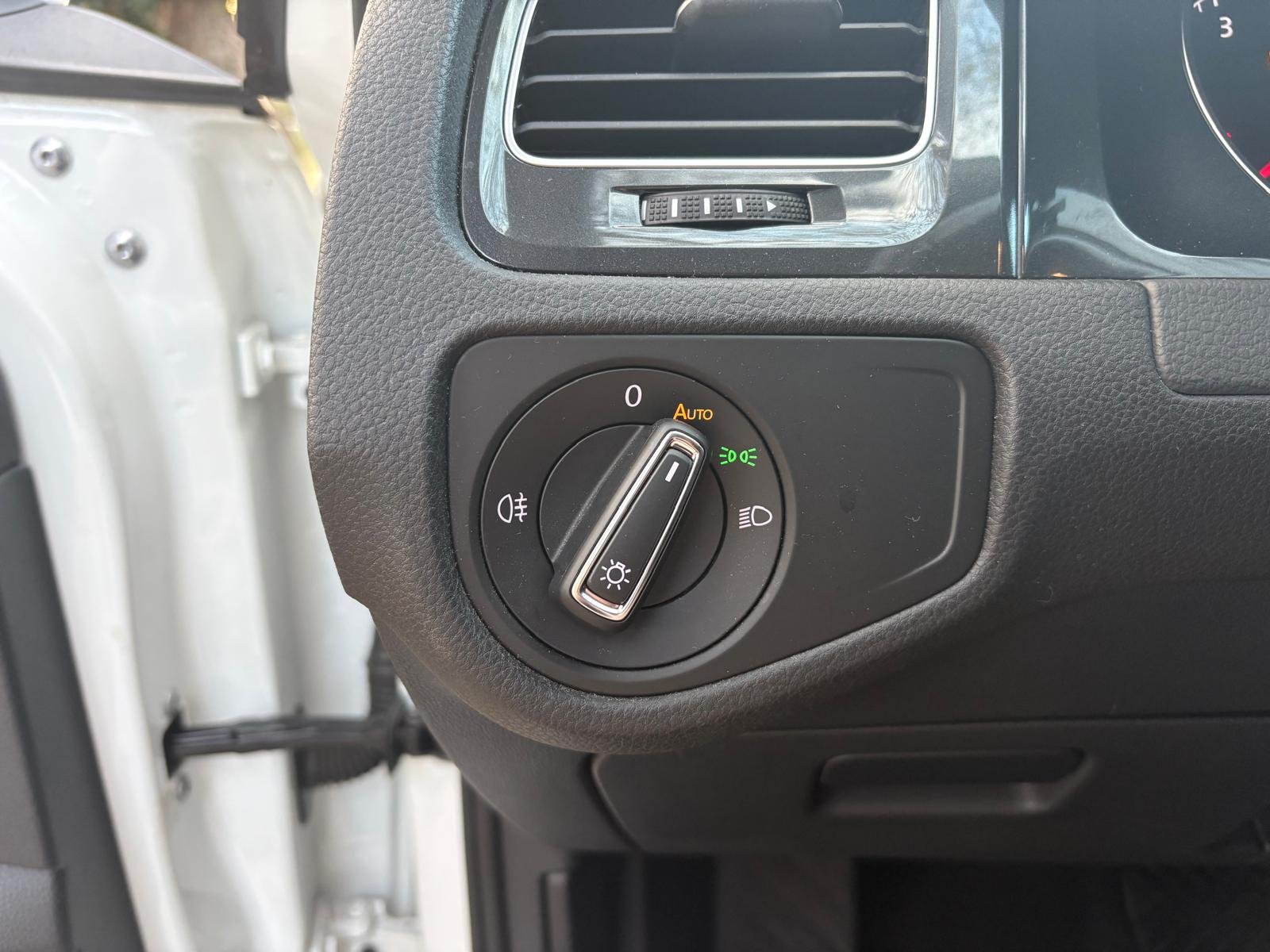 VOLKSWAGEN Golf VII 5 Portes Phase 2 1.5 TSI DSG7 150 cv Boîte R-Line