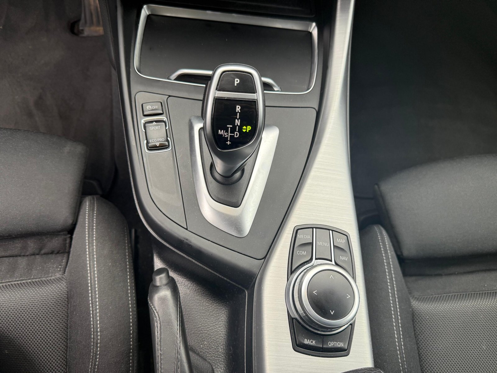 BMW Série 1 Pack M Sport Ultimate(F20) LCI 5 portes 120i 2.0 i 16V 184 cv Boîte auto