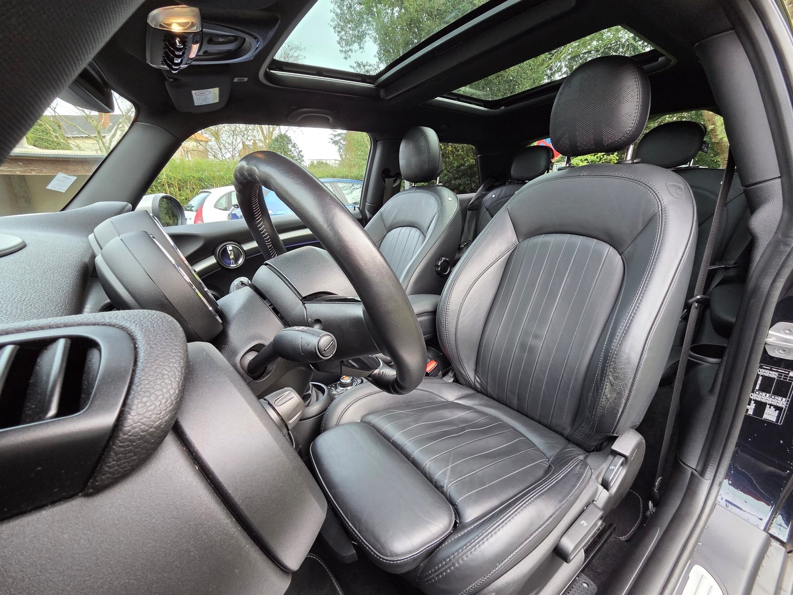 Mini Cooper Yours 1.5 i 136 Ch