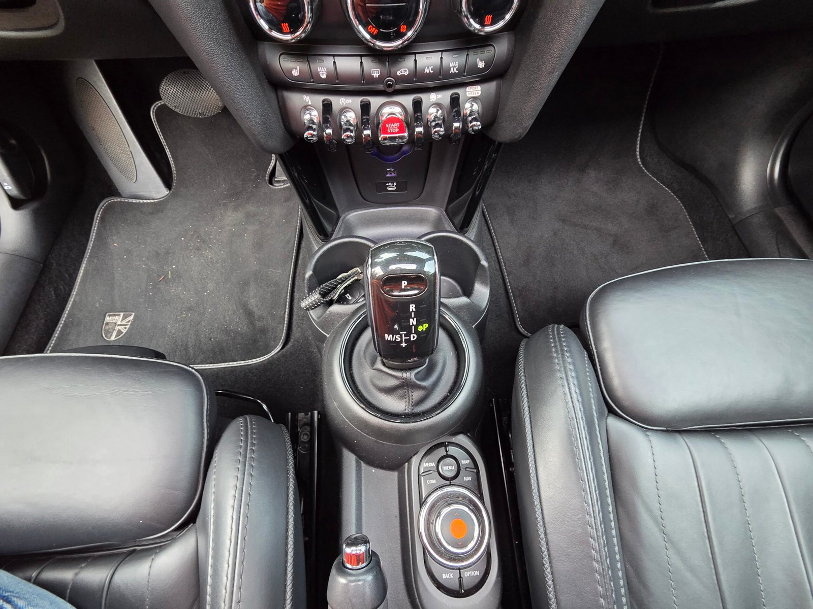 Mini Cooper Yours 1.5 i 136 Ch