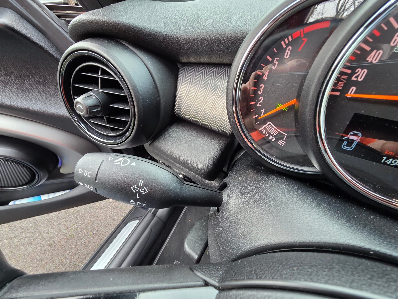 Mini Cooper Yours 1.5 i 136 Ch