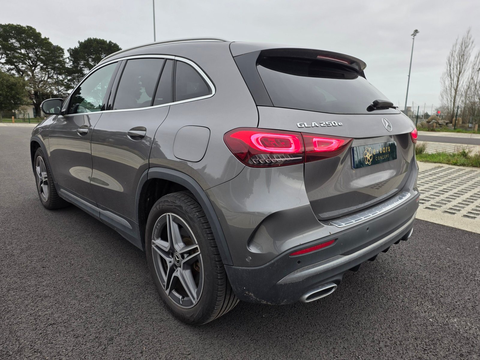 MERCEDES-BENZ GLA 250 E 1.3i TURBO HYBRID