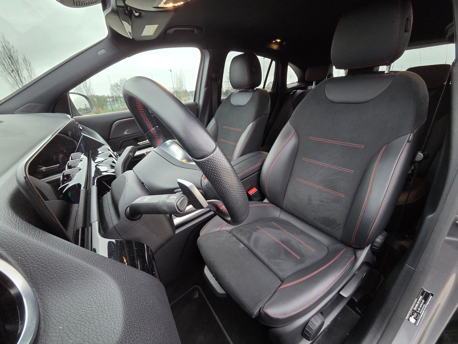 MERCEDES-BENZ GLA 250 E 1.3i TURBO HYBRID