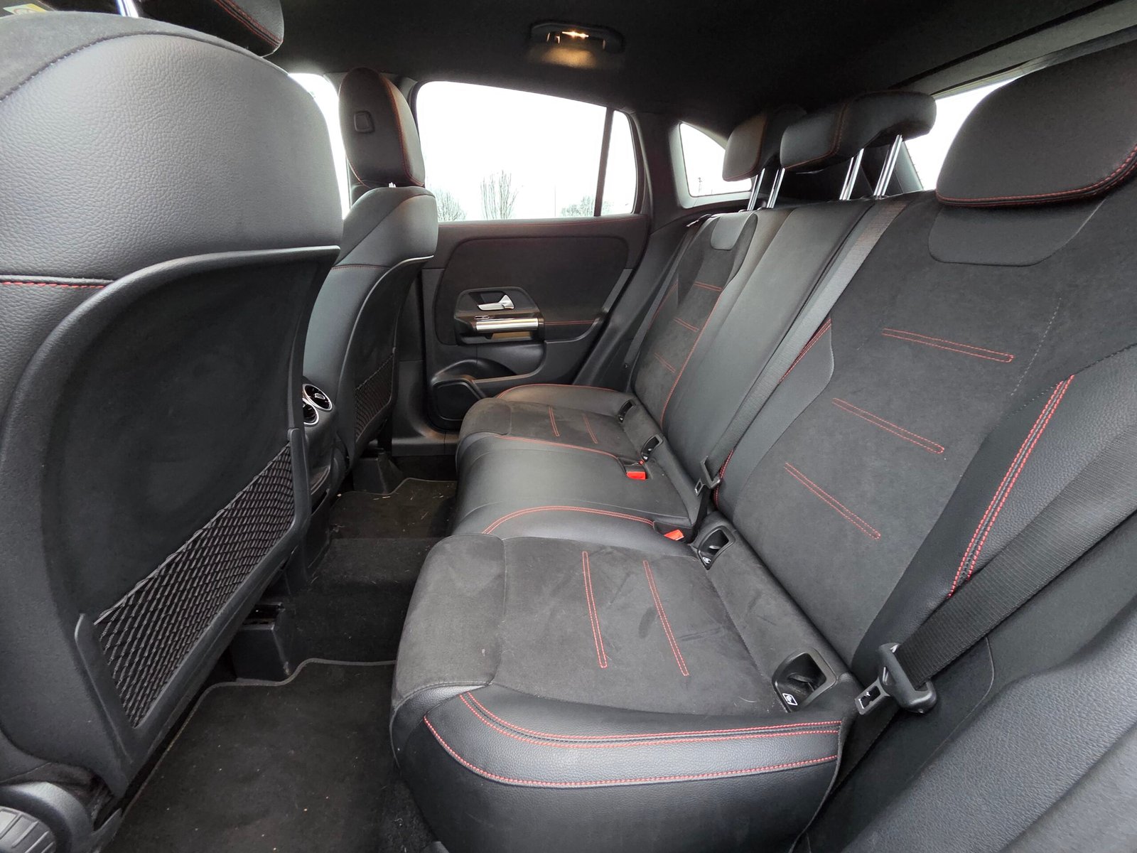 MERCEDES-BENZ GLA 250 E 1.3i TURBO HYBRID