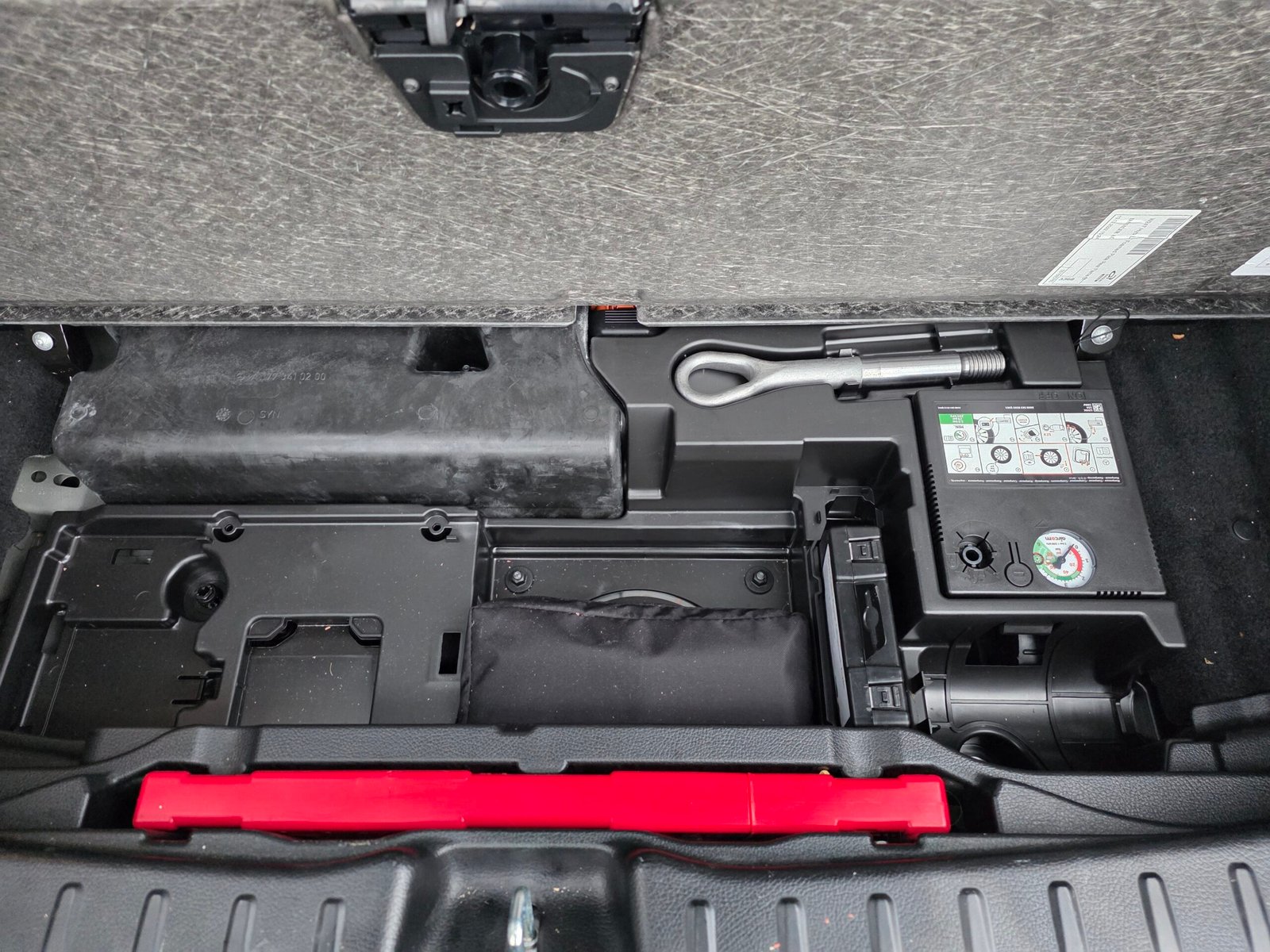 MERCEDES-BENZ GLA 250 E 1.3i TURBO HYBRID