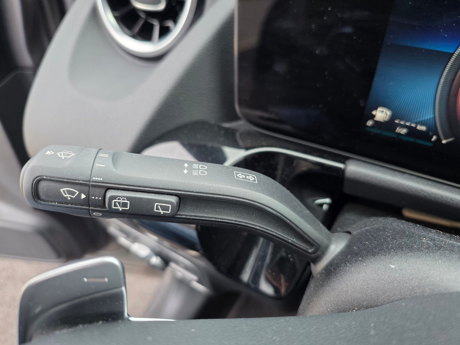 MERCEDES-BENZ GLA 250 E 1.3i TURBO HYBRID