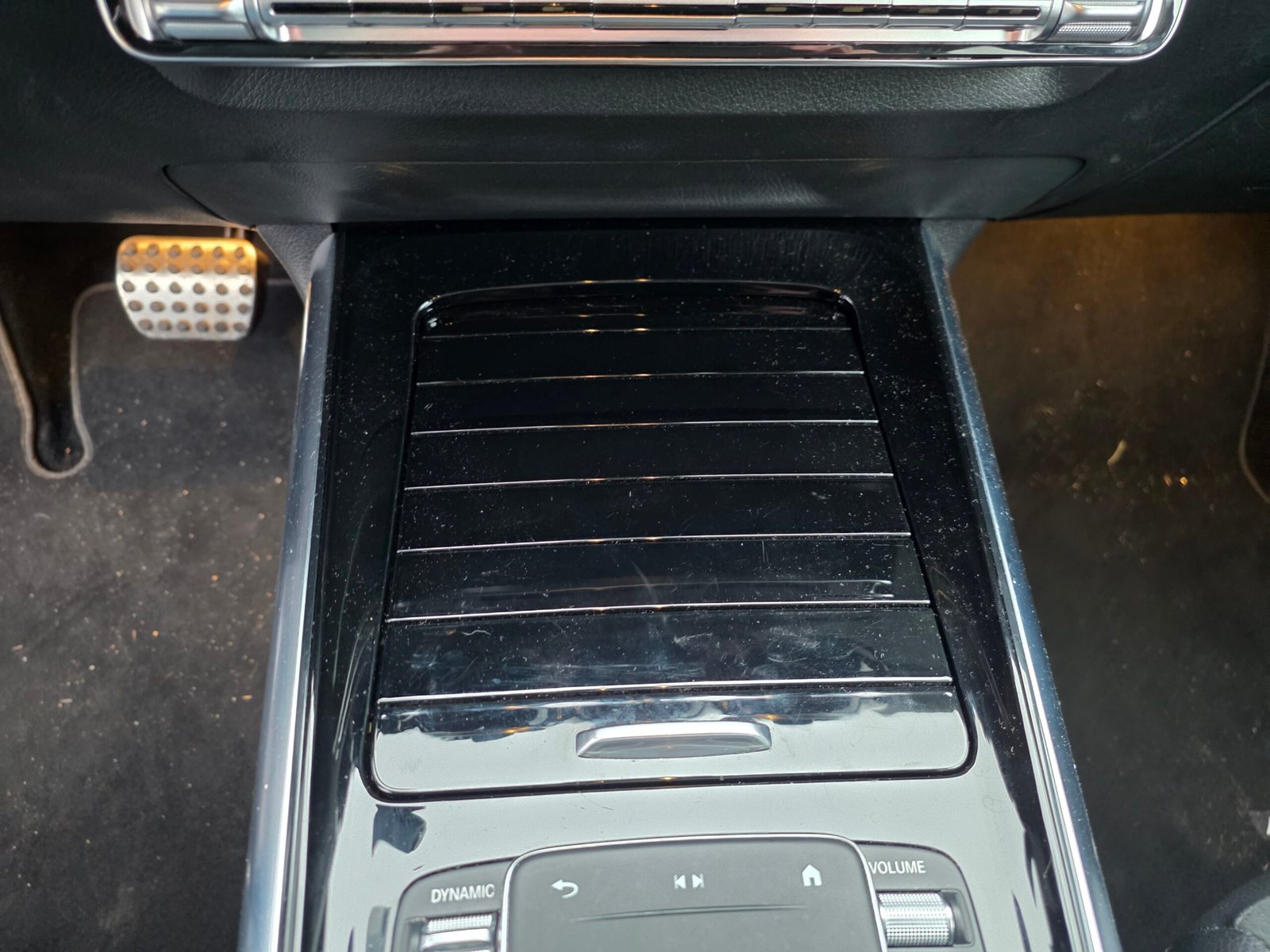 MERCEDES-BENZ GLA 250 E 1.3i TURBO HYBRID