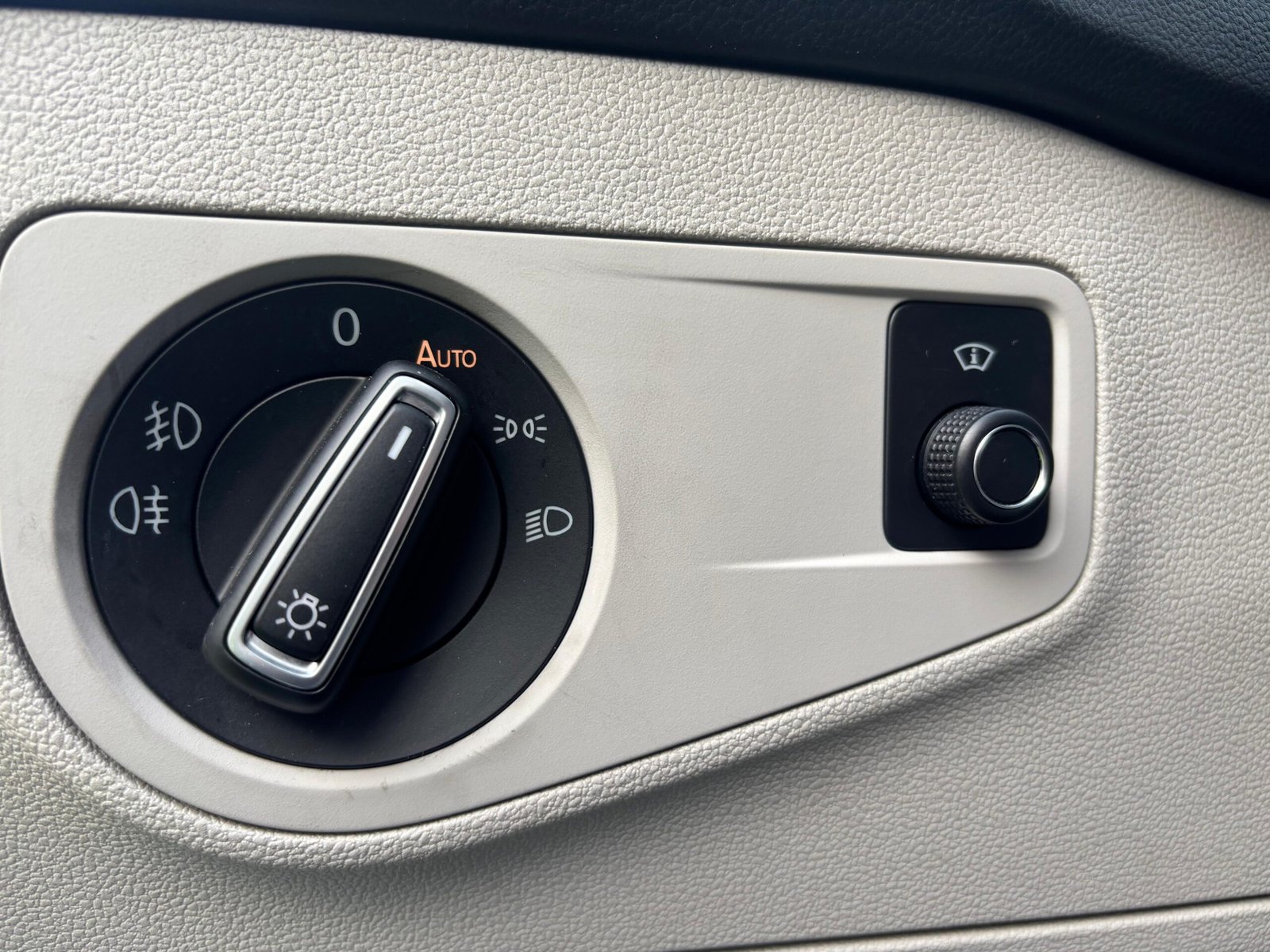 VOLKSWAGEN TIGUAN II Carat 2.0 TDi 150 cv