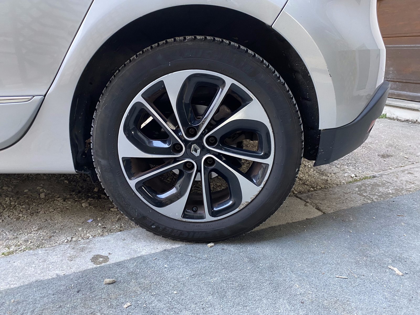 Renault Scenic 3 Phase 2 1.6 Dci 130 CH edition BOSE