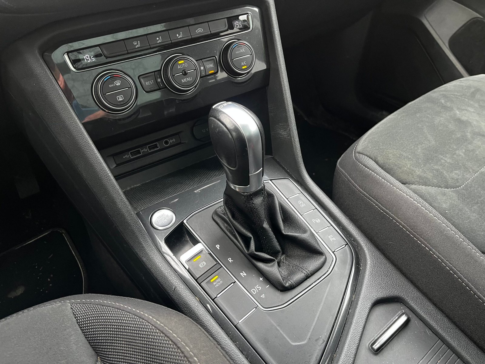 VOLKSWAGEN Tiguan Allspace 2.0 TDI DSG7 150Ch “Carat”