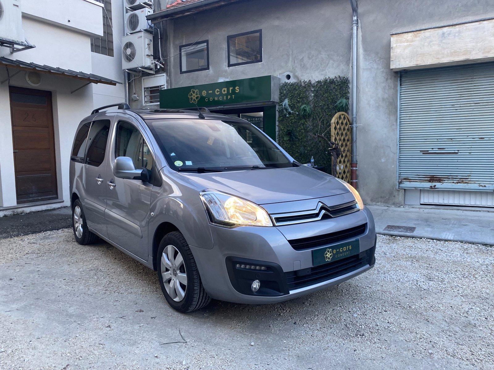 CITROEN BERLINGO 1,6 Bhdi 120 ch “ SHINE”