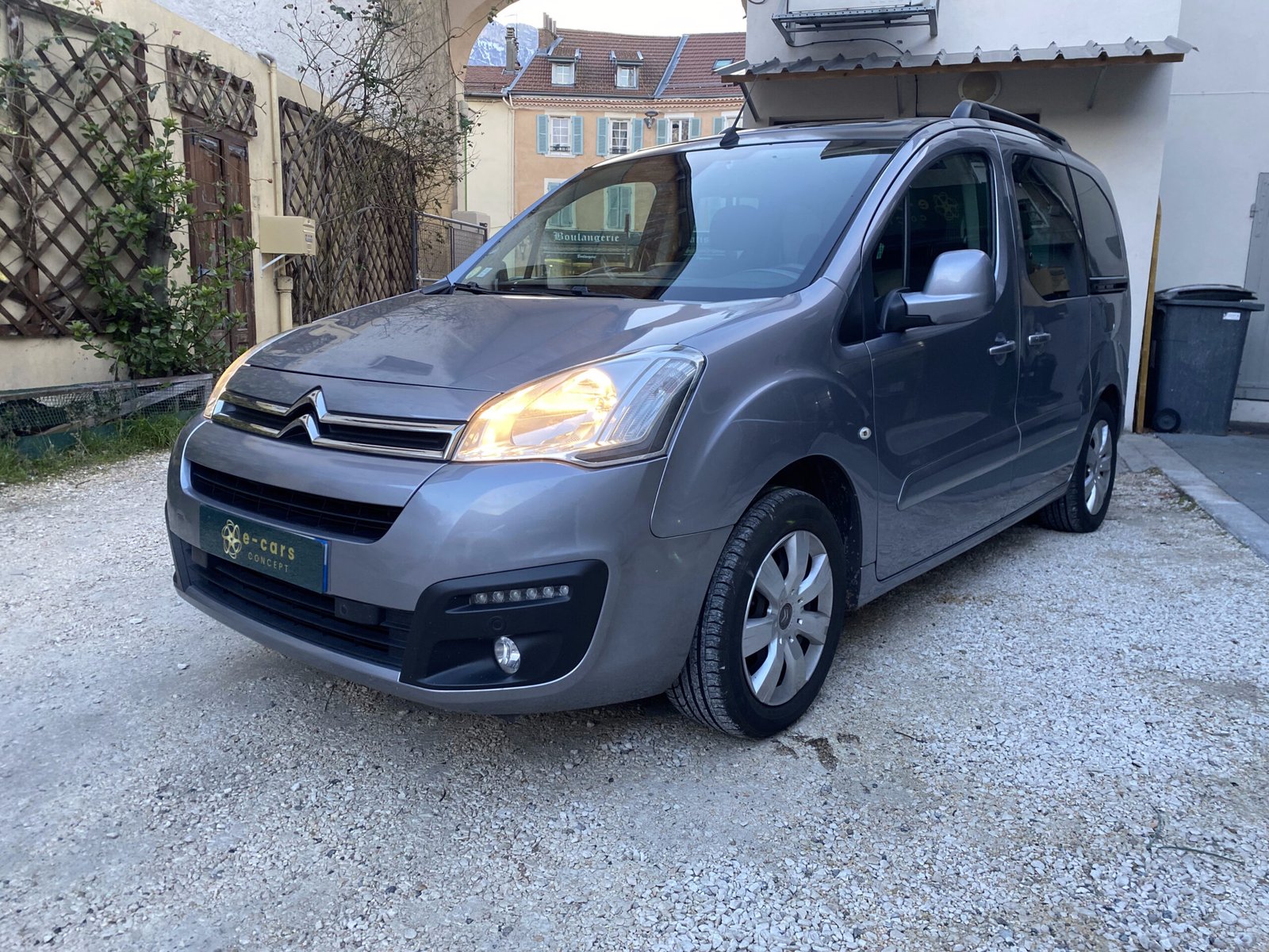 CITROEN BERLINGO 1,6 Bhdi 120 ch “ SHINE”
