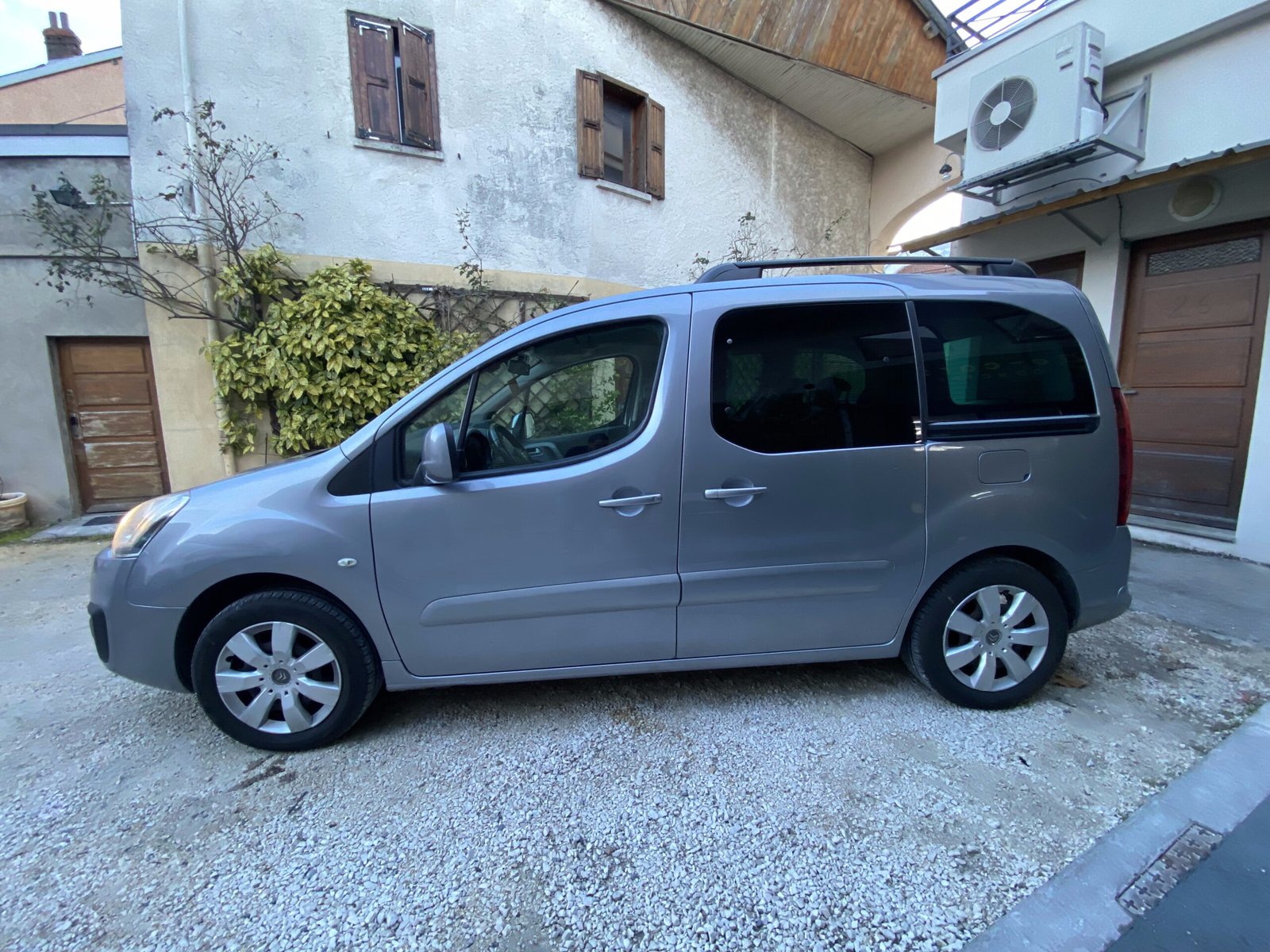 CITROEN BERLINGO 1,6 Bhdi 120 ch “ SHINE”