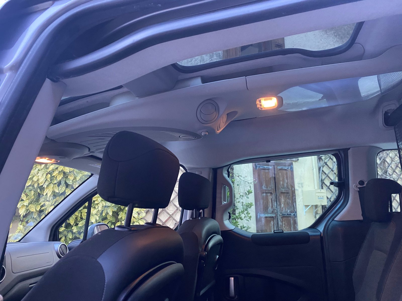 CITROEN BERLINGO 1,6 Bhdi 120 ch “ SHINE”