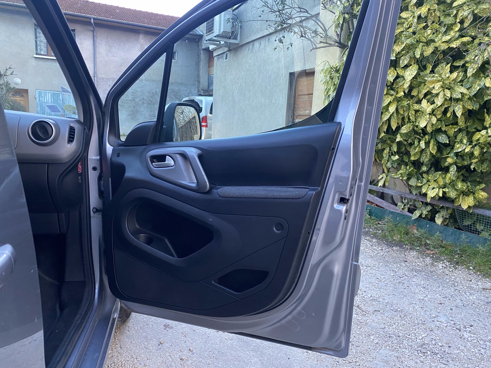 CITROEN BERLINGO 1,6 Bhdi 120 ch “ SHINE”