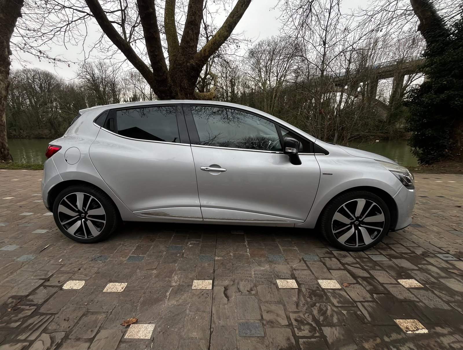 RENAULT Clio IV 1.2 TCe EDC 120Ch “Iconic”