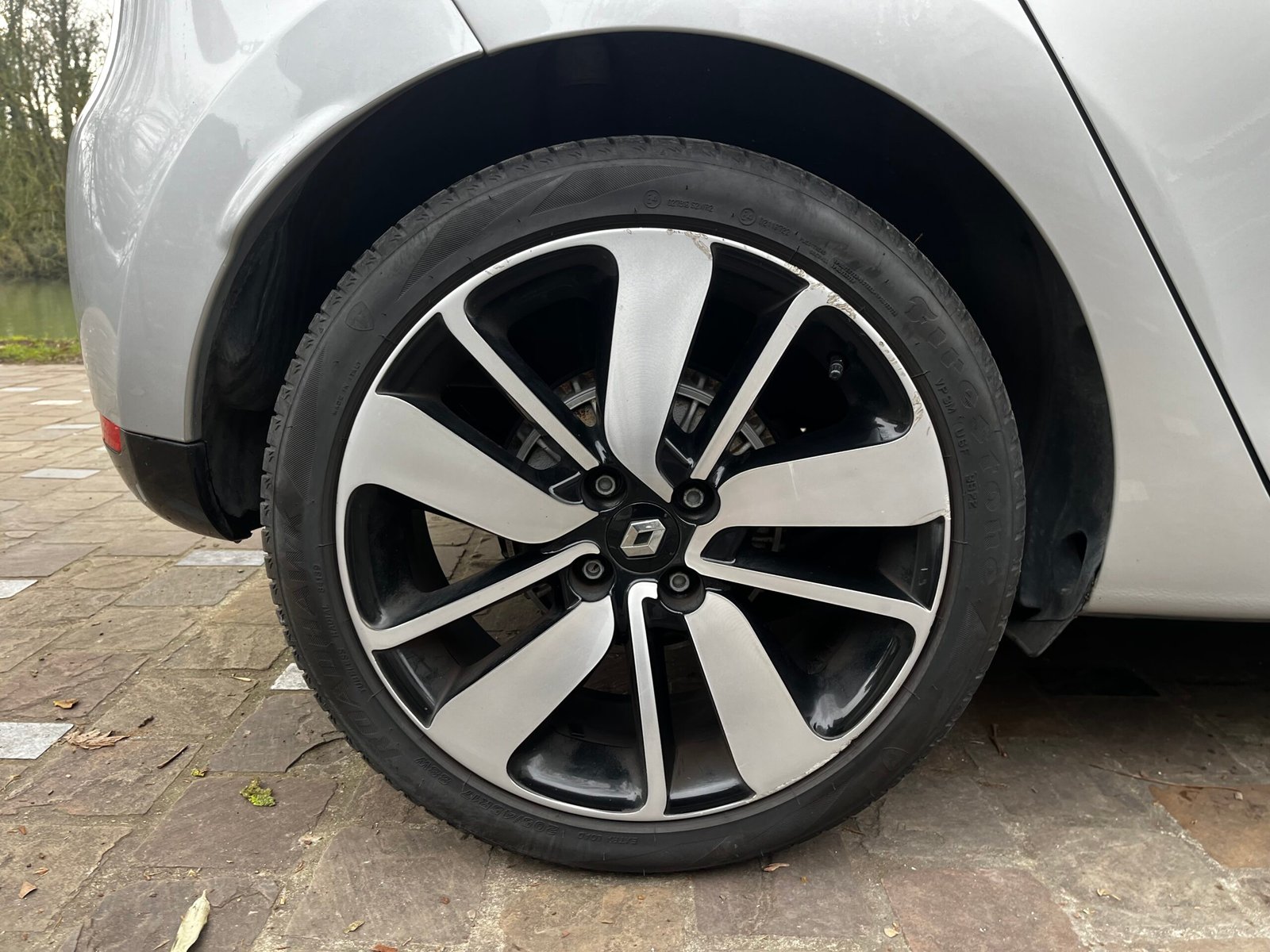 RENAULT Clio IV 1.2 TCe EDC 120Ch “Iconic”