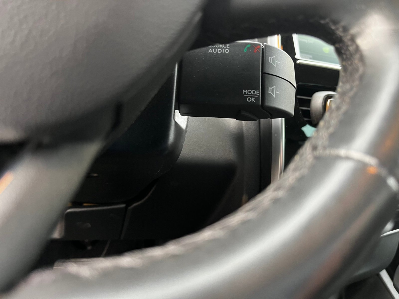 RENAULT Clio IV 1.2 TCe EDC 120Ch “Iconic”