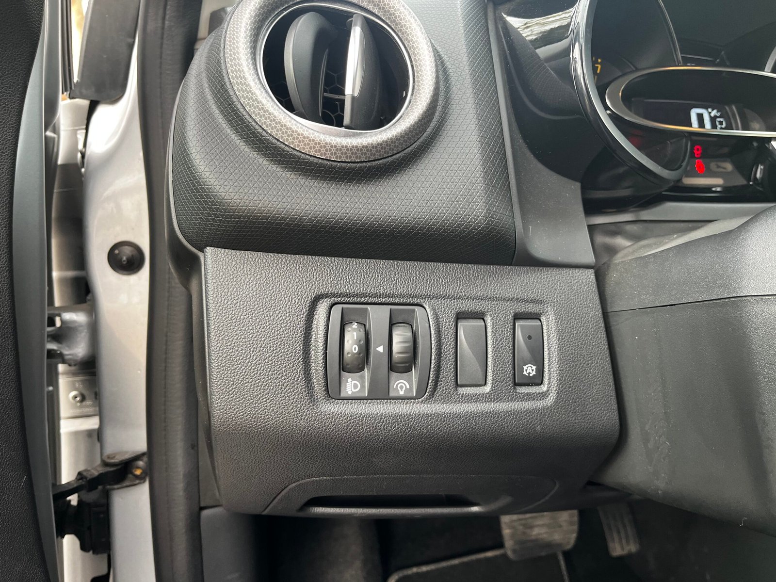 RENAULT Clio IV 1.2 TCe EDC 120Ch “Iconic”