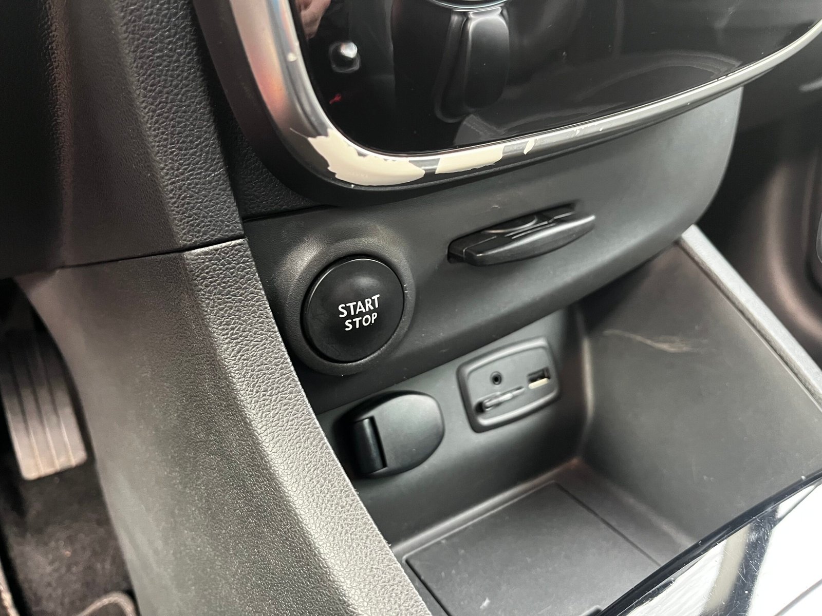 RENAULT Clio IV 1.2 TCe EDC 120Ch “Iconic”