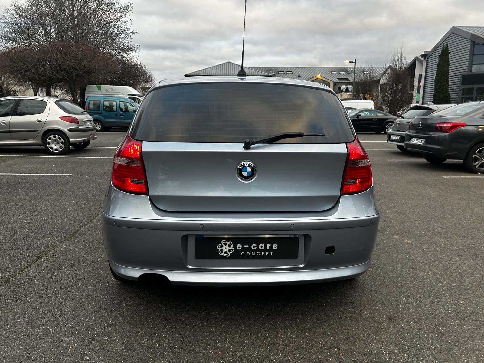 BMW Série 1 (E81) 116i 1.6 i 16V 122 cv