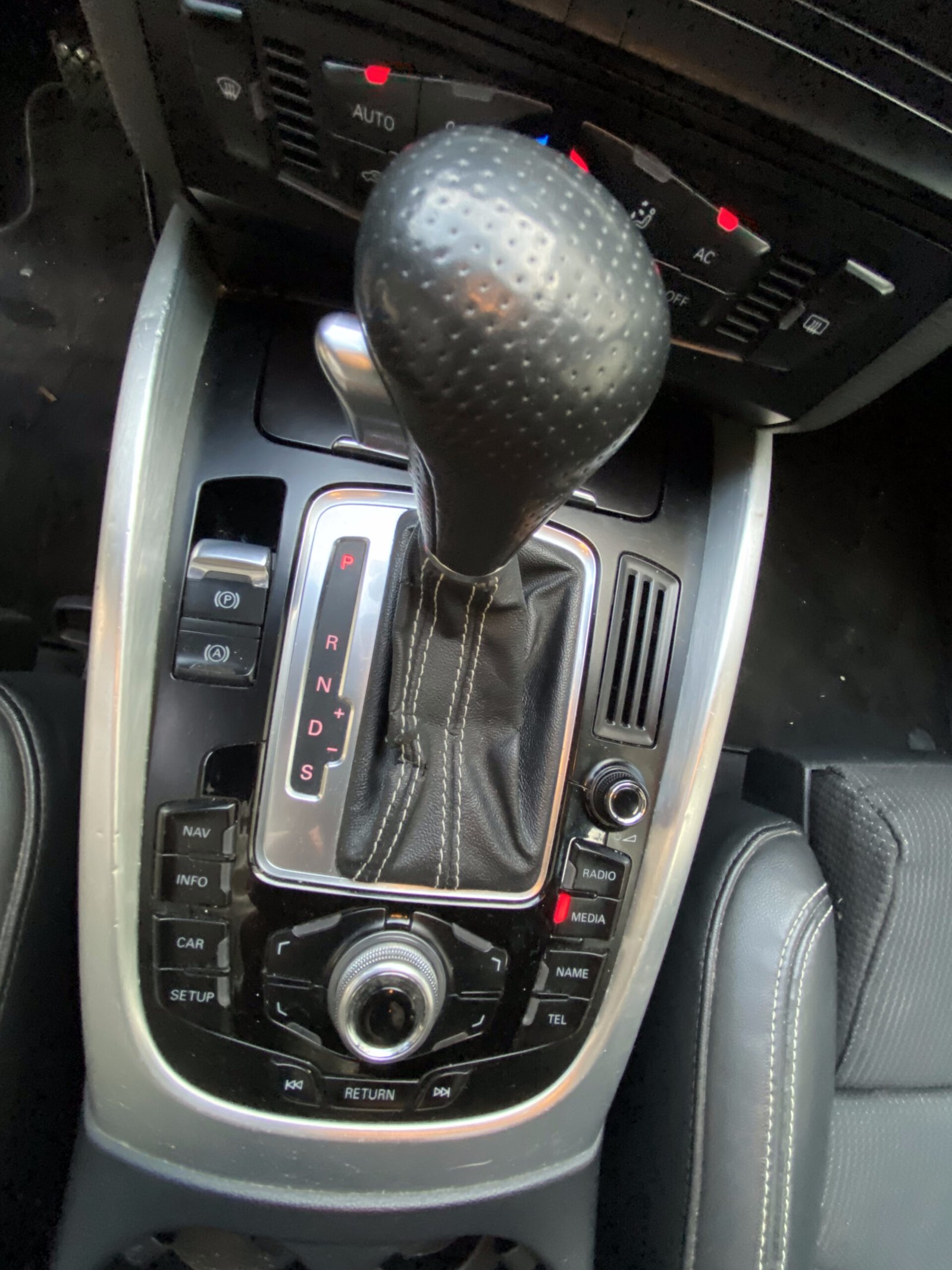 AUDI Q5 3.0 litres TDI V6 Turbo QUATTRO