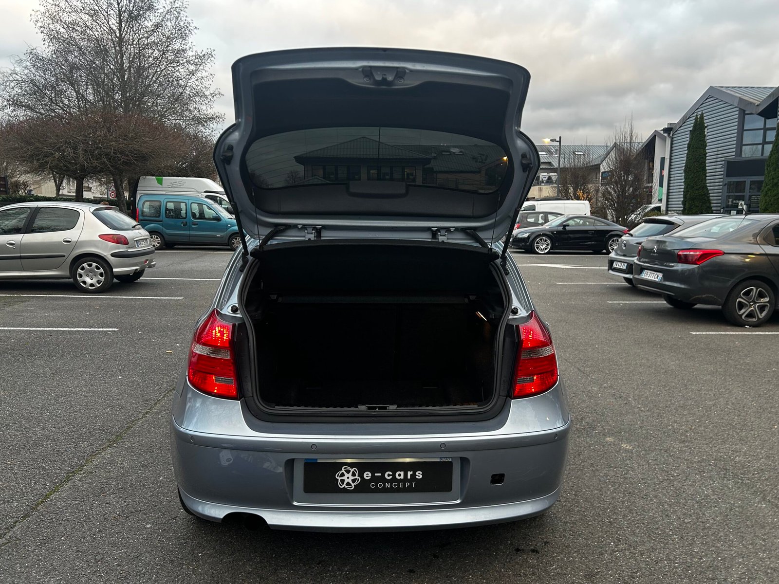 BMW Série 1 (E81) 116i 1.6 i 16V 122 cv