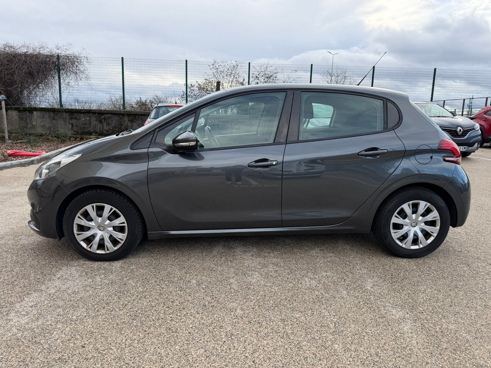 Peugeot 208 1L6 HDI 100ch Diesel