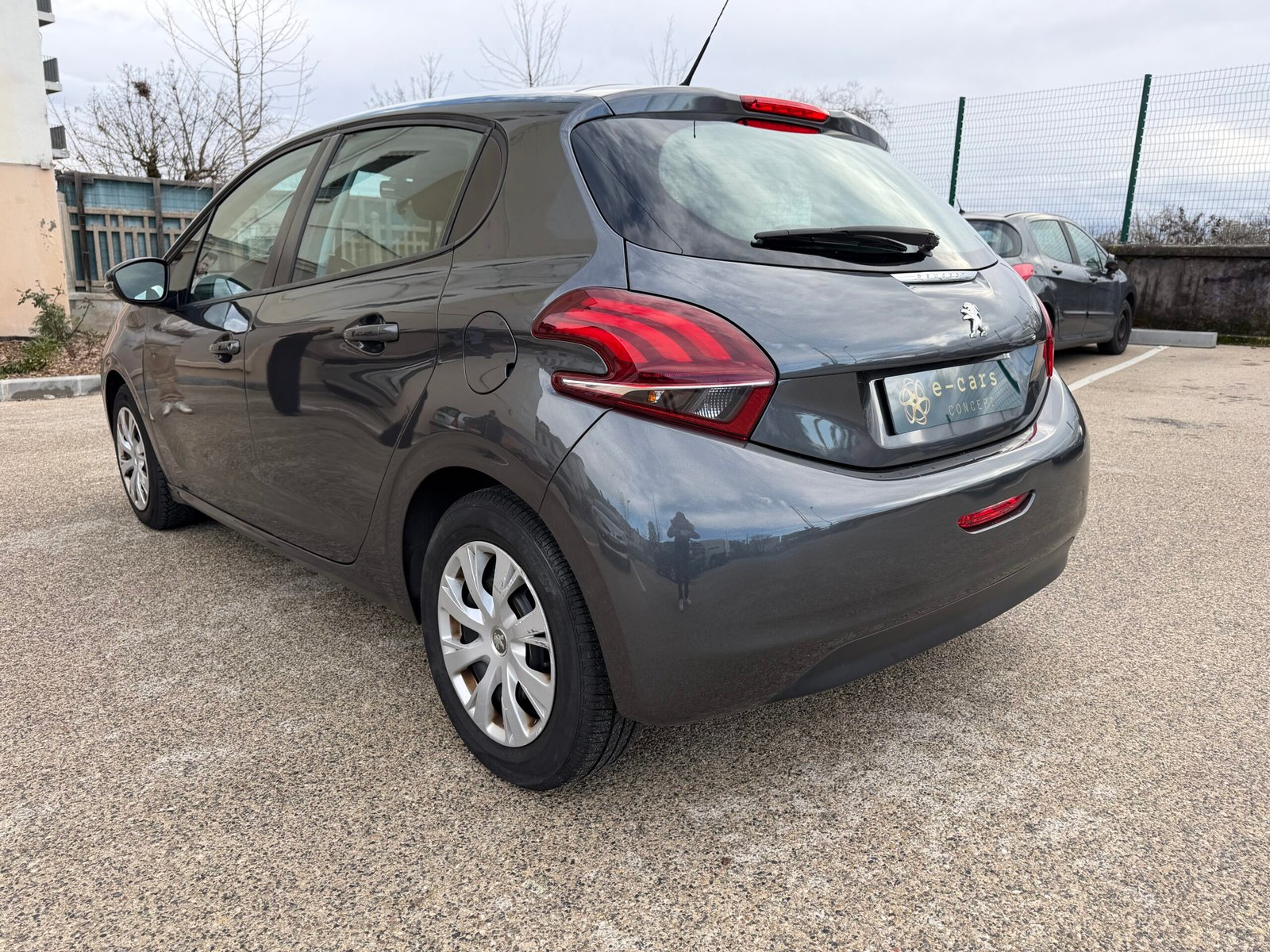 Peugeot 208 1L6 HDI 100ch Diesel