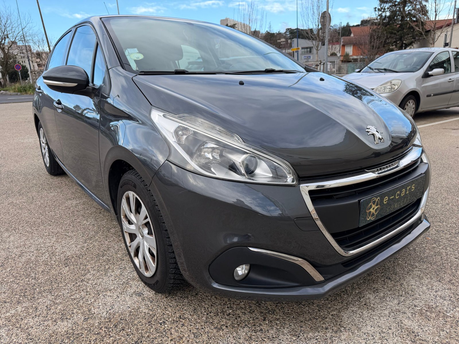 Peugeot 208 1L6 HDI 100ch Diesel