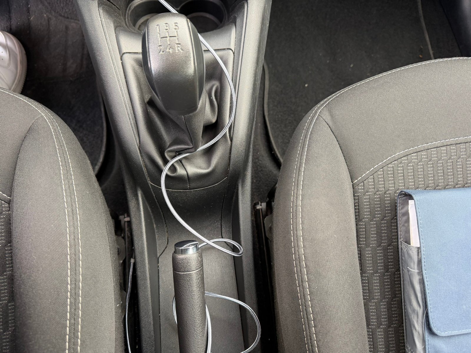 Peugeot 208 1L6 HDI 100ch Diesel