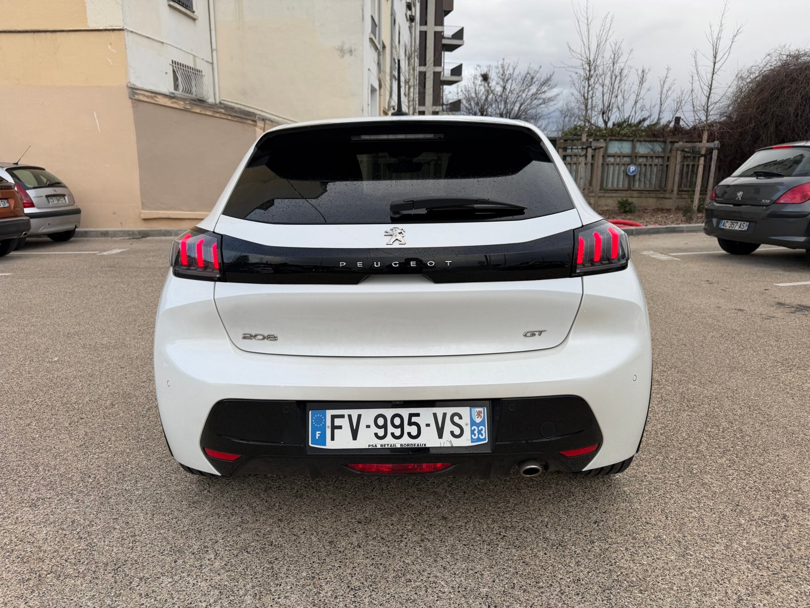 Peugeot 208 GT 1,2 turbo essence