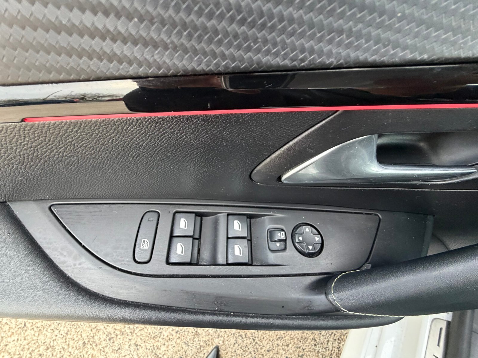 Peugeot 208 GT 1,2 turbo essence