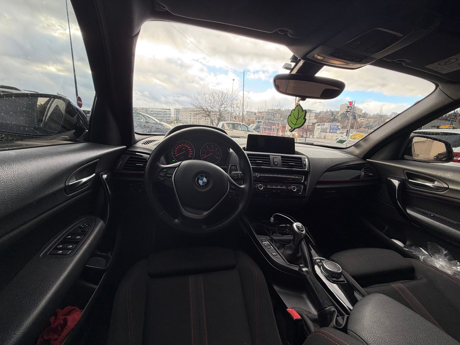 BMW Série1 116d B37 SPORT grand écran