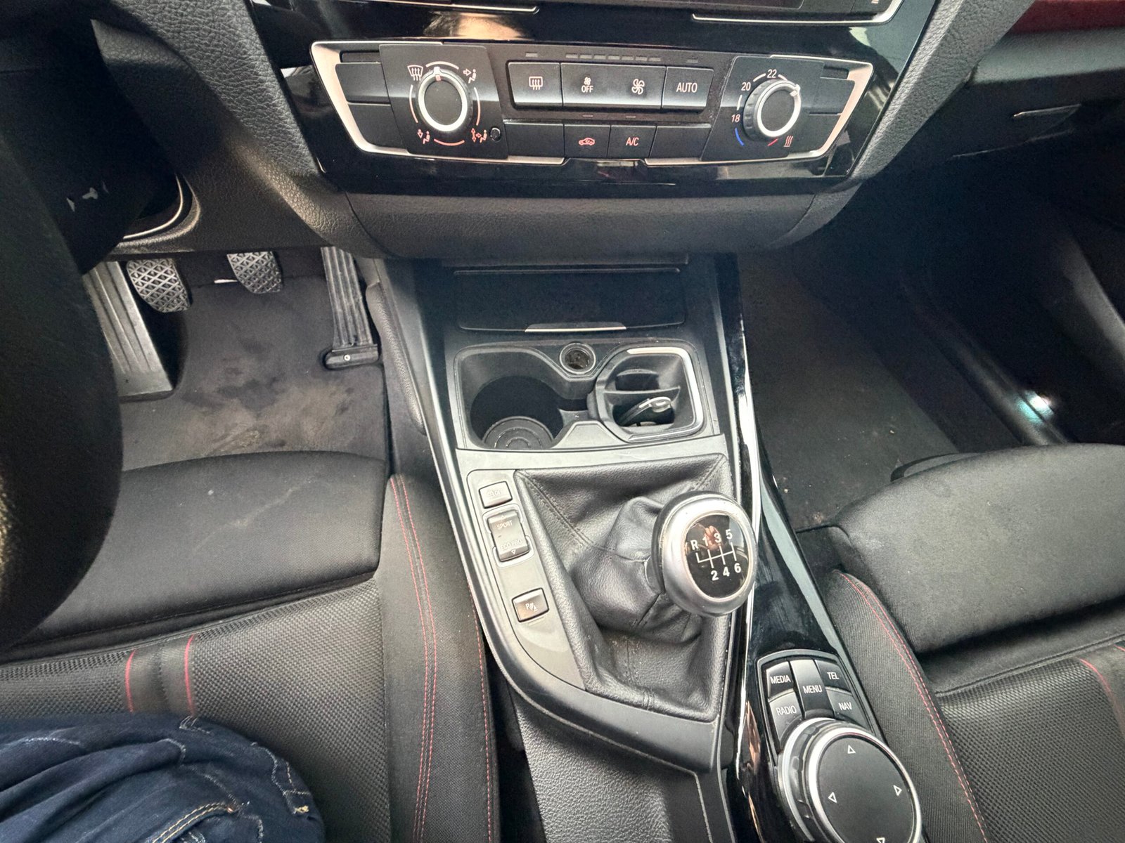 BMW Série1 116d B37 SPORT grand écran