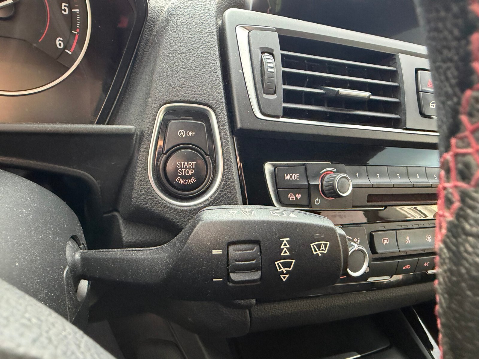 BMW Série1 116d B37 SPORT grand écran