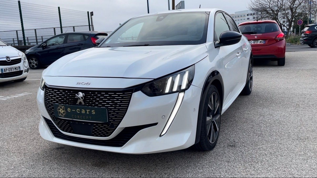 Peugeot 208 GT 1,2 turbo essence