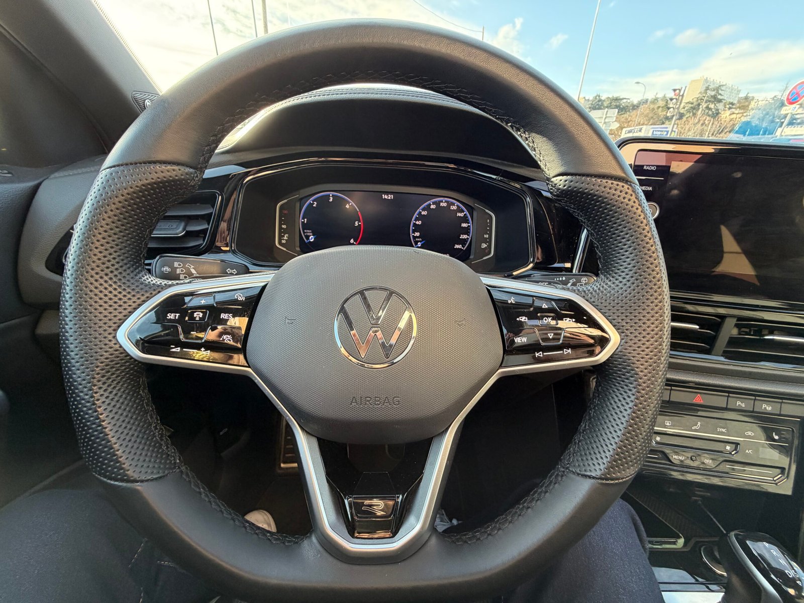 VOLKSWAGEN T-ROC R LINE 2.0 TDI 4Motion DSG7 150 CH