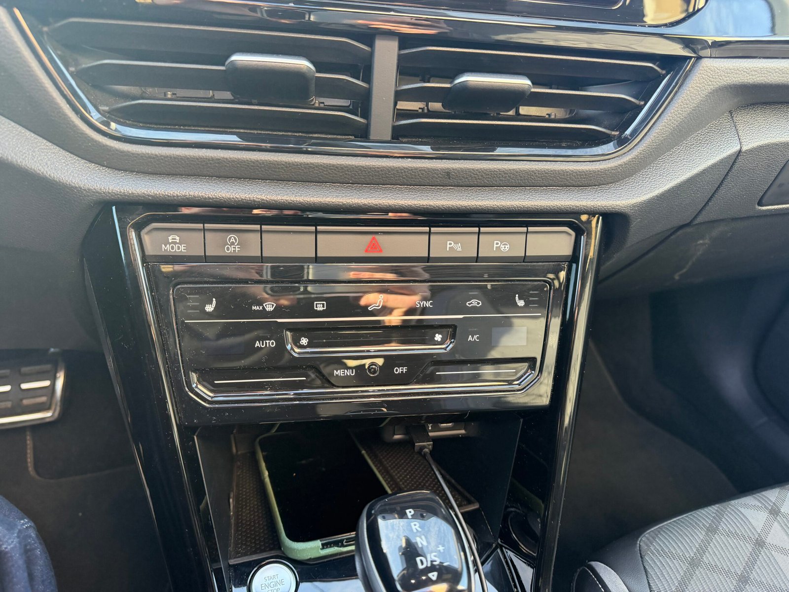 VOLKSWAGEN T-ROC R LINE 2.0 TDI 4Motion DSG7 150 CH