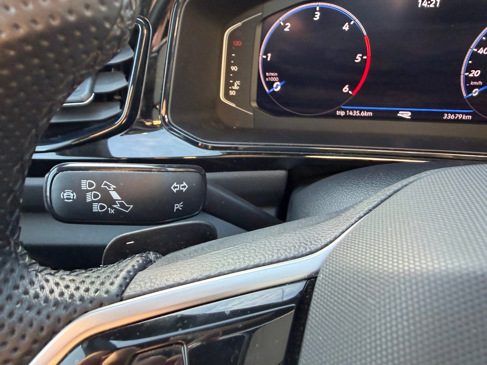 VOLKSWAGEN T-ROC R LINE 2.0 TDI 4Motion DSG7 150 CH