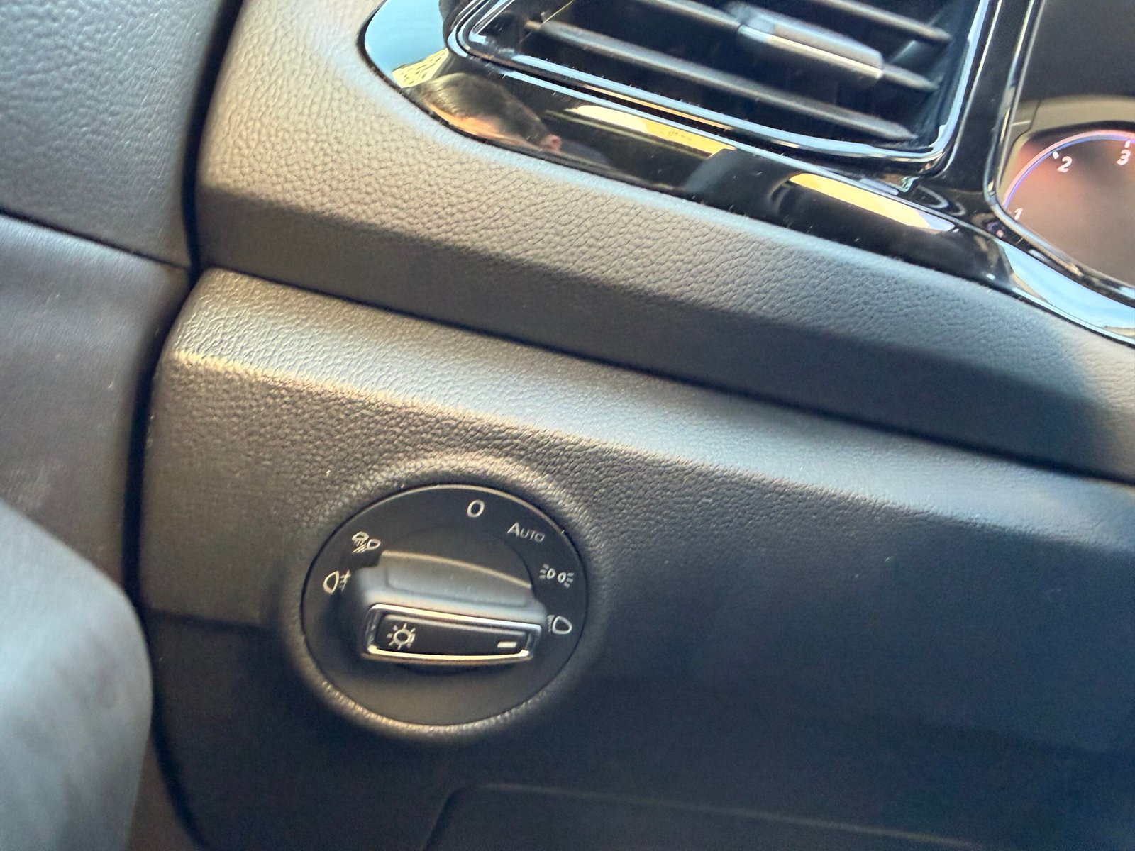 VOLKSWAGEN T-ROC R LINE 2.0 TDI 4Motion DSG7 150 CH