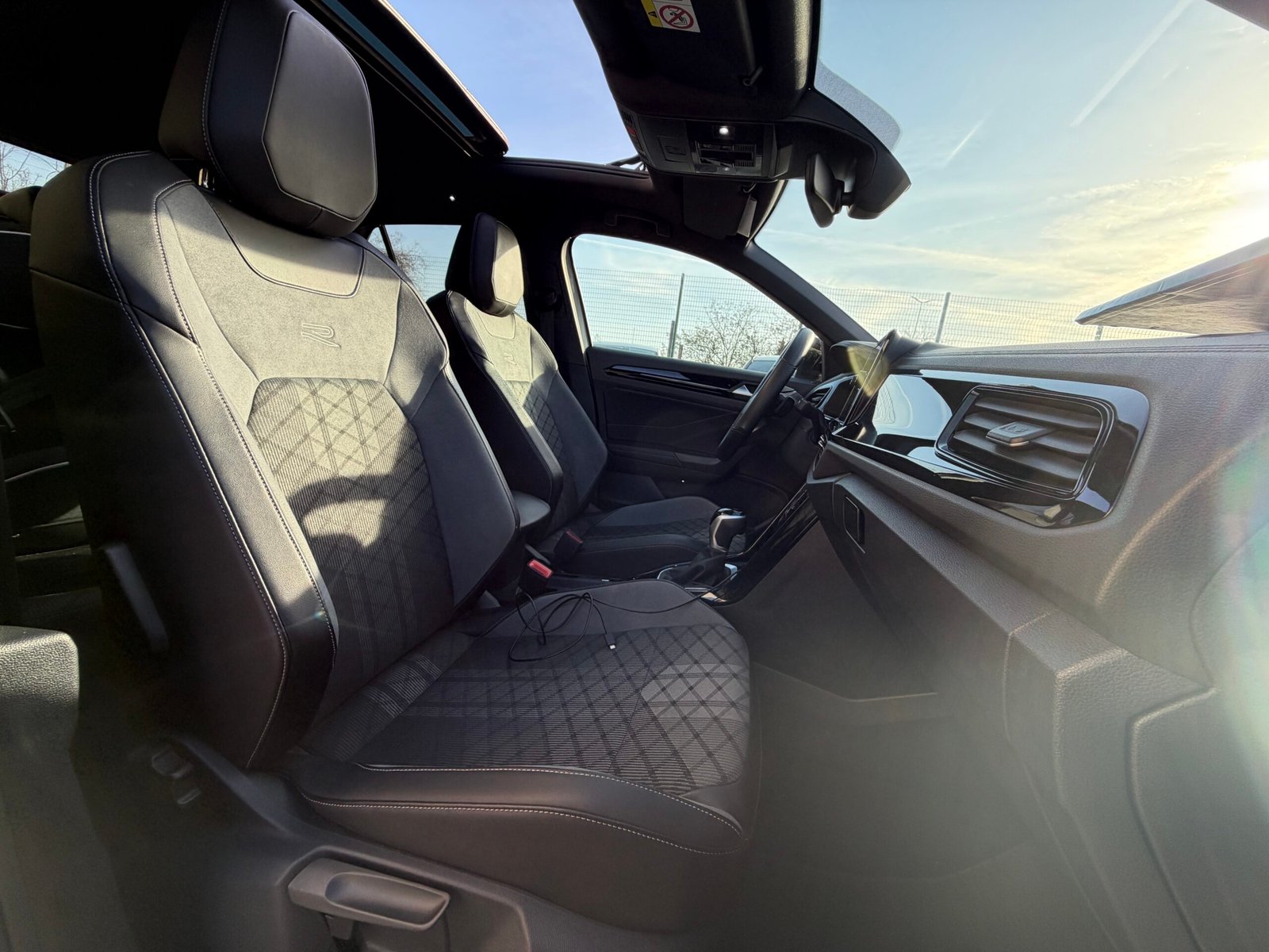 VOLKSWAGEN T-ROC R LINE 2.0 TDI 4Motion DSG7 150 CH